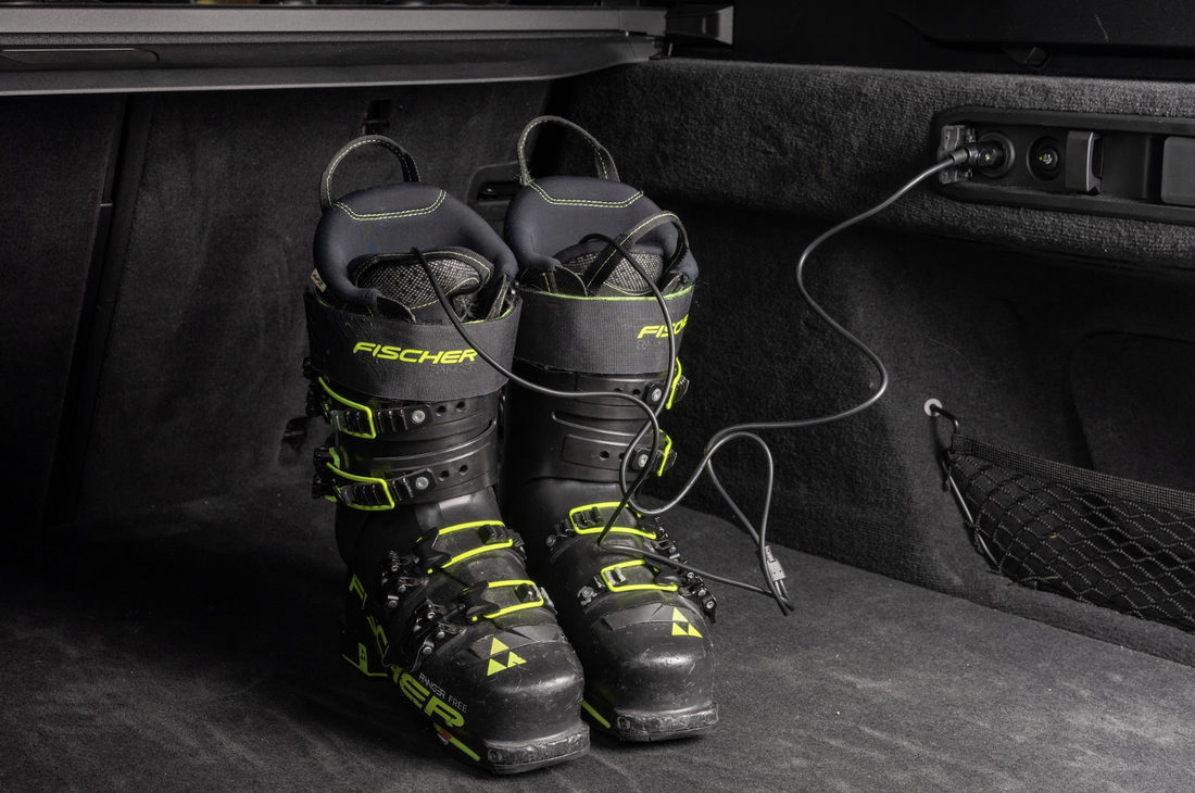 Ski boots with Hedgehog DRIVE travel gear dryers inside